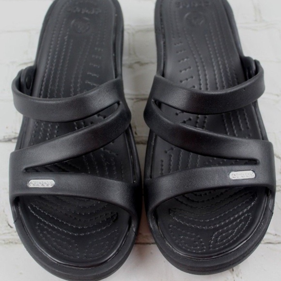 crocs wide sandals